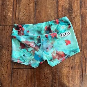 Fleo Short
